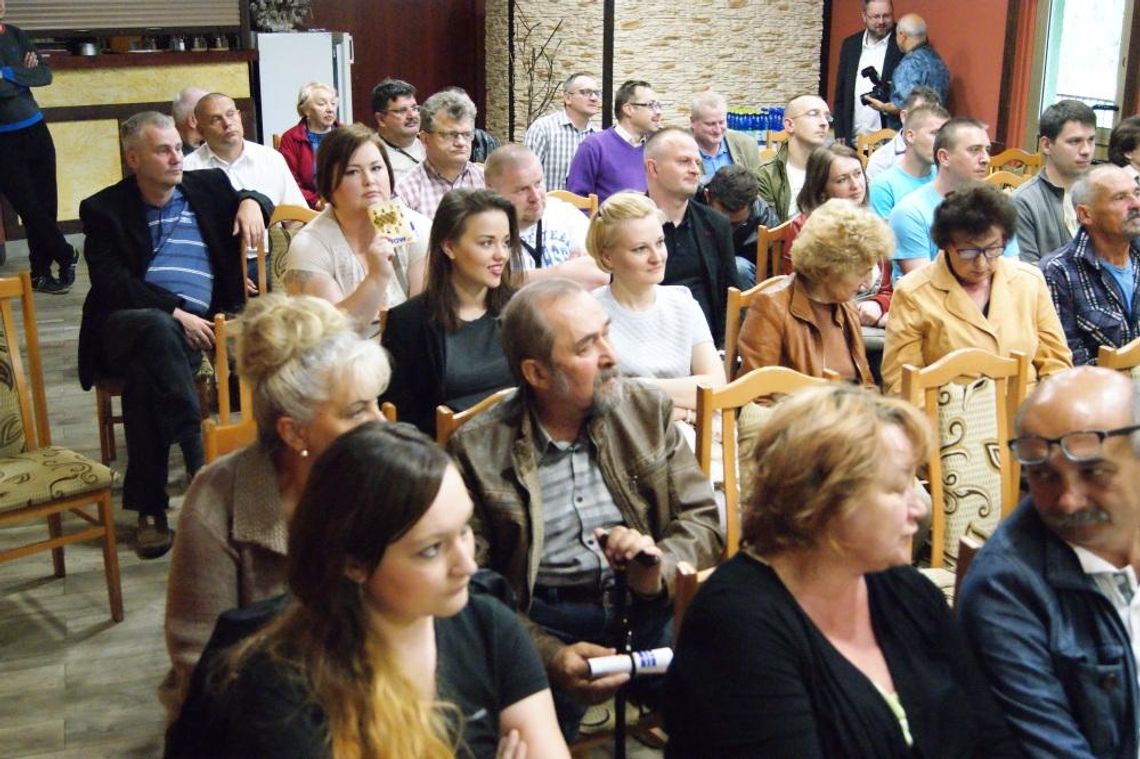 Zwolennicy jednomandatowych okręgów wyborczych spotkali się w „Ogrodowej”. ZDJĘCIA