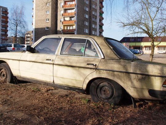 mercedes-3-wrak.JPG