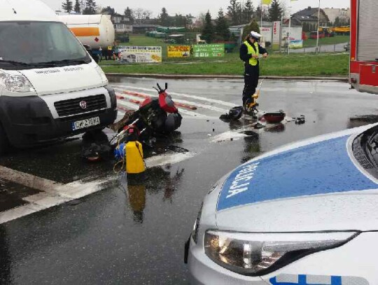 skuter samochód wypadek reńska wieś (3)