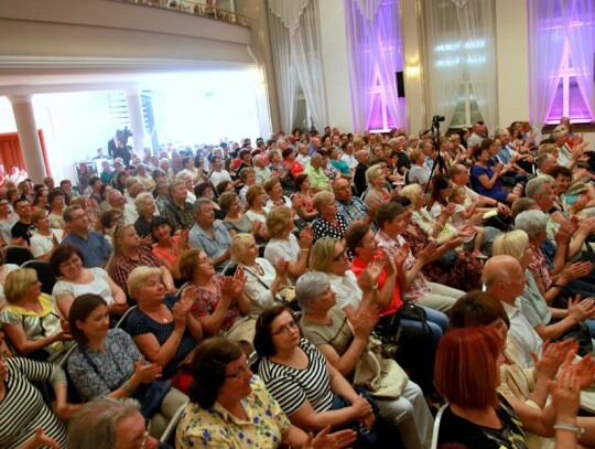 radni powiatowi starosta teatr przedstawienie  (1)