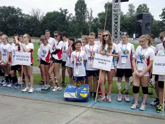 Młodzi siatkarze z PSP nr 11 w Kędzierzynie-Koźlu drugą drużyną finału Orlik Volleymanii