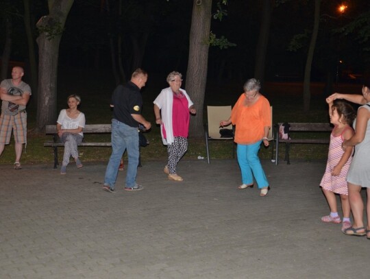 Potańcówka w parku pojednania w Kędzierzynie-Koźlu