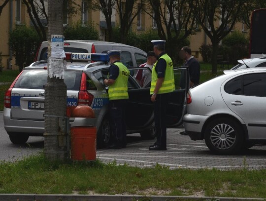 Kolizja autobusu miejskiego z pijanym rowerzystą przy ulicy Harcerskiej w Kędzierzynie-Koźlu