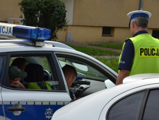 Kolizja autobusu miejskiego z pijanym rowerzystą przy ulicy Harcerskiej w Kędzierzynie-Koźlu