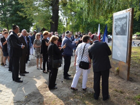 Odsłonięcie pamiątkowych tablic na stacji kolejowej w Koźlu