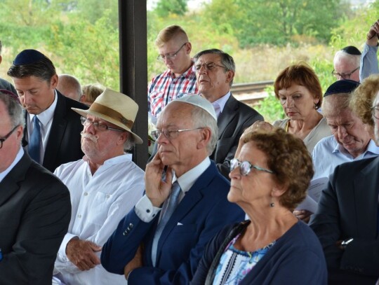 Odsłonięcie pamiątkowych tablic na stacji kolejowej w Koźlu