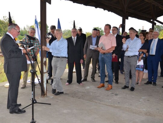 Odsłonięcie pamiątkowych tablic na stacji kolejowej w Koźlu