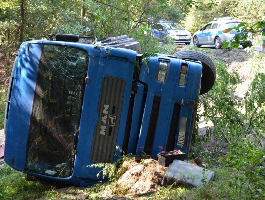 wypadek ciężarówki na drodze wojewódzkiej nr 408