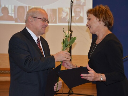 Dzień Edukacji Narodowej w powiecie kędzierzyńsko-kozielskim. Wręczenie nagród nauczycielom