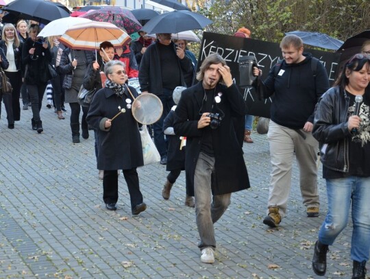 Czarny Protest w Kędzierzynie-Koźlu. Przemarsz ulicami miasta