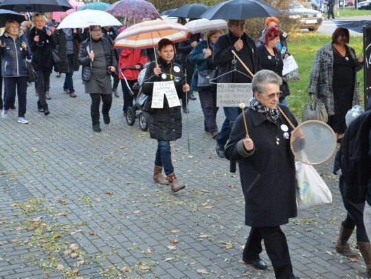 Czarny Protest w Kędzierzynie-Koźlu. Przemarsz ulicami miasta