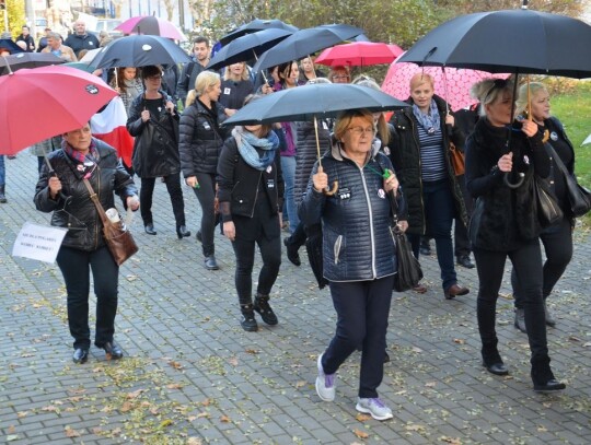 Czarny Protest w Kędzierzynie-Koźlu. Przemarsz ulicami miasta