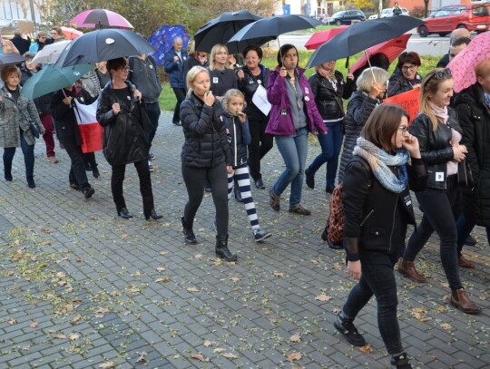 Czarny Protest w Kędzierzynie-Koźlu. Przemarsz ulicami miasta