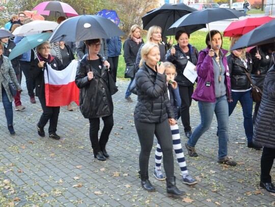 Czarny Protest w Kędzierzynie-Koźlu. Przemarsz ulicami miasta