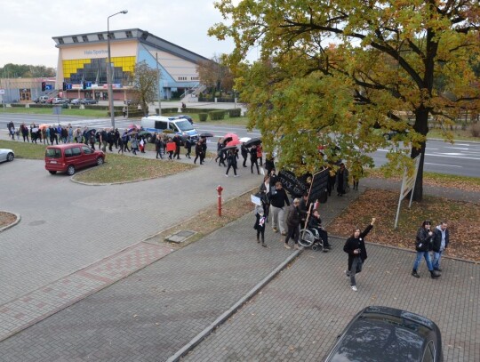 Czarny Protest w Kędzierzynie-Koźlu. Przemarsz ulicami miasta