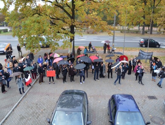 Czarny Protest w Kędzierzynie-Koźlu. Przemarsz ulicami miasta