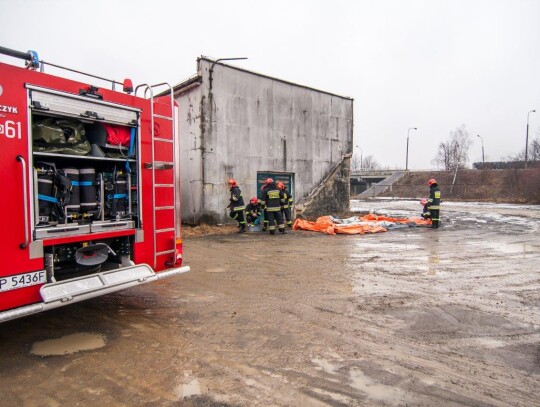 wyciek opole ratownictwo chemiczne. foto. opolskie ratownictwo (21)