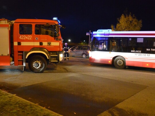 Kolizja autobusu MZK z osobówką 12.10.2017