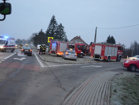 Wypadek na skrzyżowaniu w Reńskiej Wsi 19.12.2017