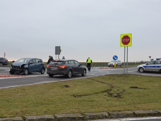 Kolizja na skrzyżowaniu w Reńskiej Wsi 22.12.2017