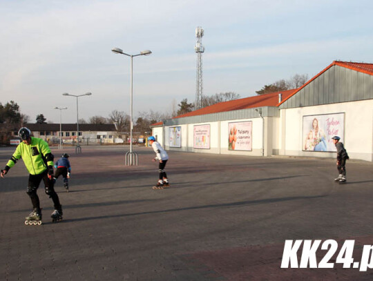 niedziela bez handlu parking lidl rolki (2)