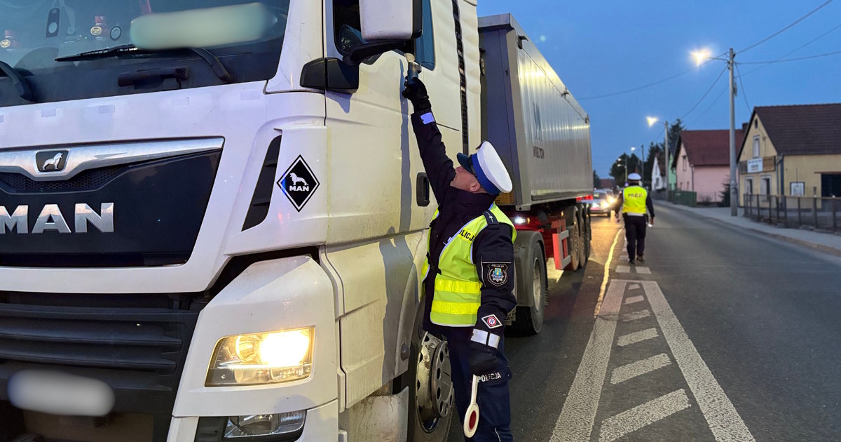 Policyjna akcja "Trzeźwy poranek". Mundurowi zatrzymali pijanego kierowcę ciężarówki. ZDJĘCIA