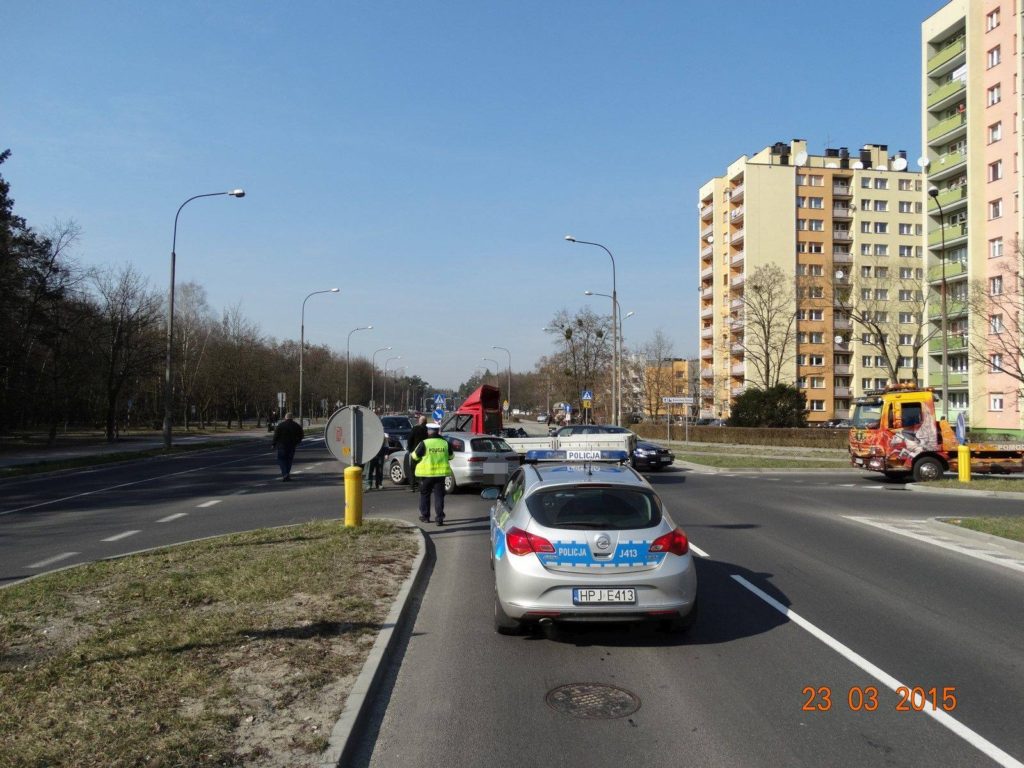 zderzenie aut osiedle Piastów kolizja