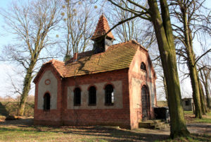 stary cmentarz w Koźlu ulica Racławicka (15)